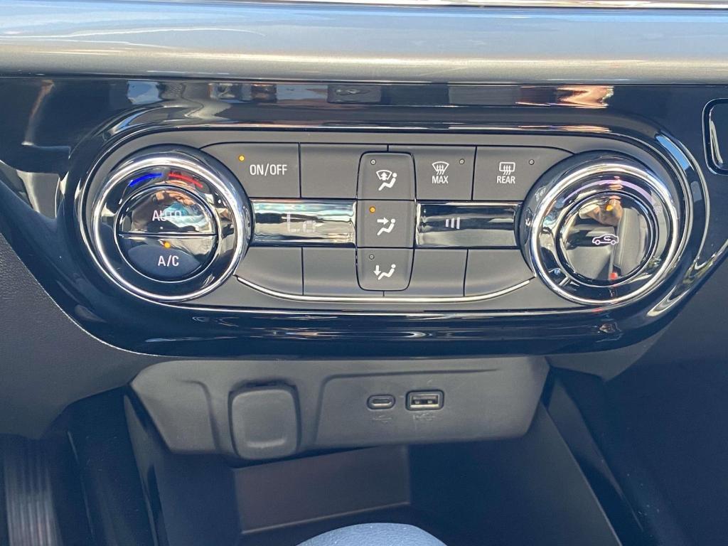 used 2025 Chevrolet Trax car, priced at $21,244