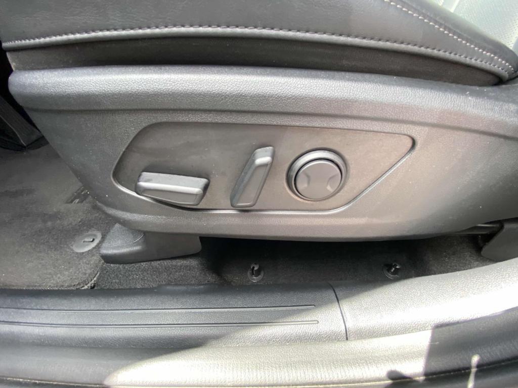 used 2023 Kia Sorento Hybrid car, priced at $27,800