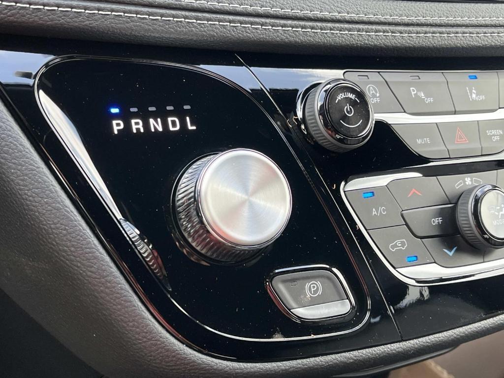 new 2025 Chrysler Pacifica car, priced at $40,897