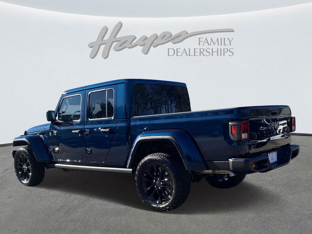 new 2025 Jeep Gladiator car, priced at $39,628