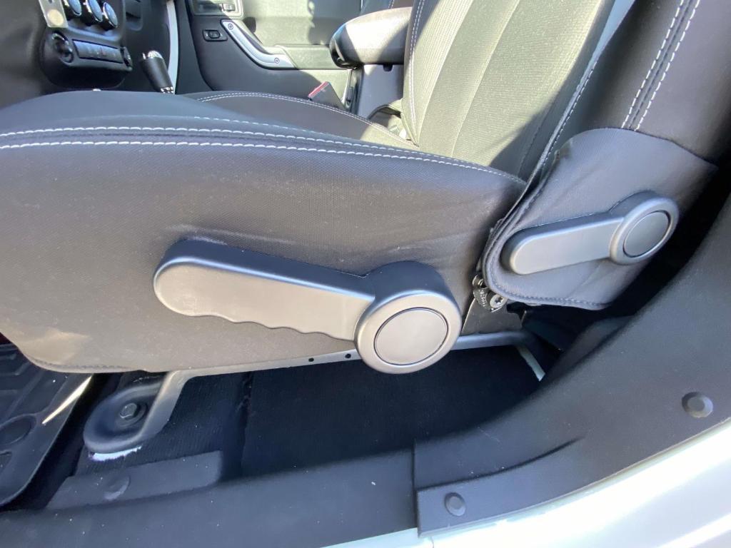 used 2015 Jeep Wrangler Unlimited car, priced at $24,977