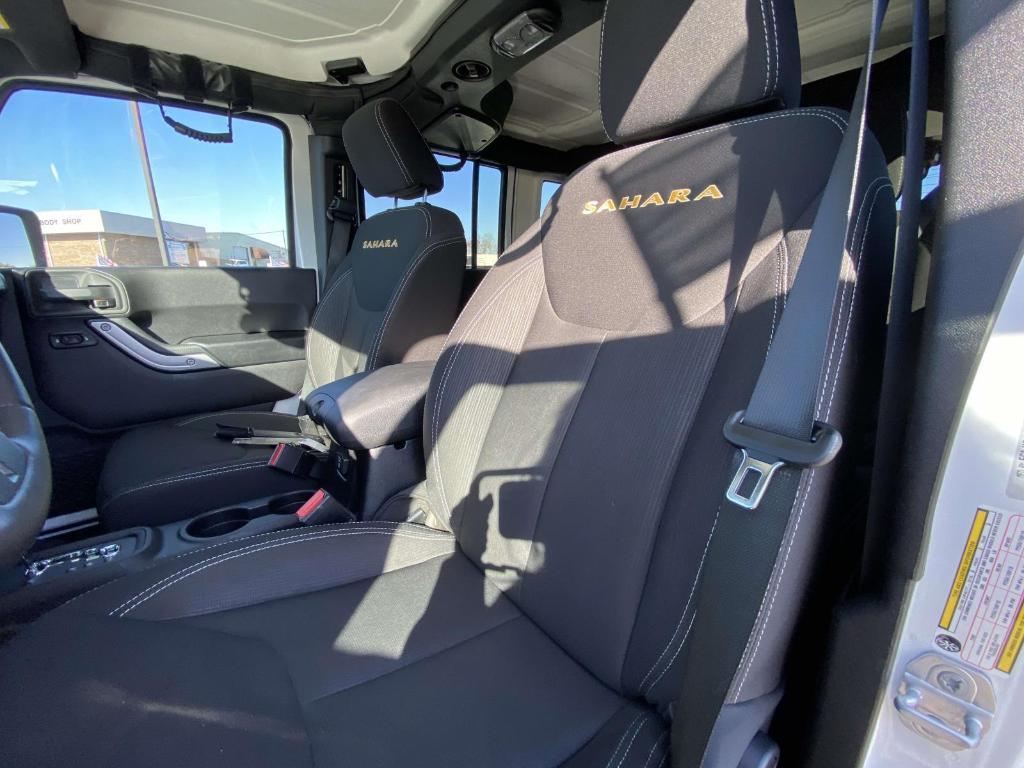 used 2015 Jeep Wrangler Unlimited car, priced at $24,977