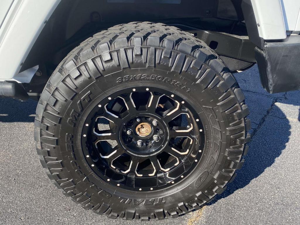 used 2015 Jeep Wrangler Unlimited car, priced at $24,977