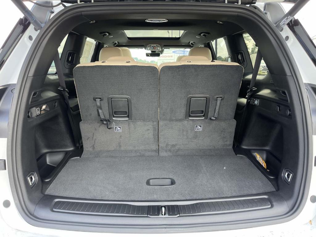 new 2025 Jeep Grand Cherokee L car, priced at $48,989