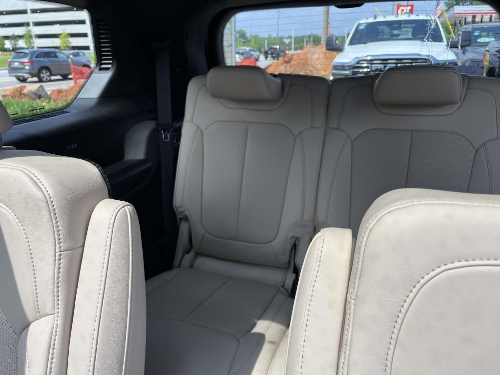 new 2025 Jeep Grand Cherokee L car, priced at $48,989