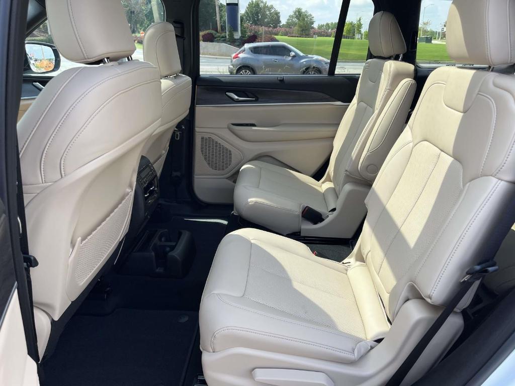 new 2025 Jeep Grand Cherokee L car, priced at $48,989