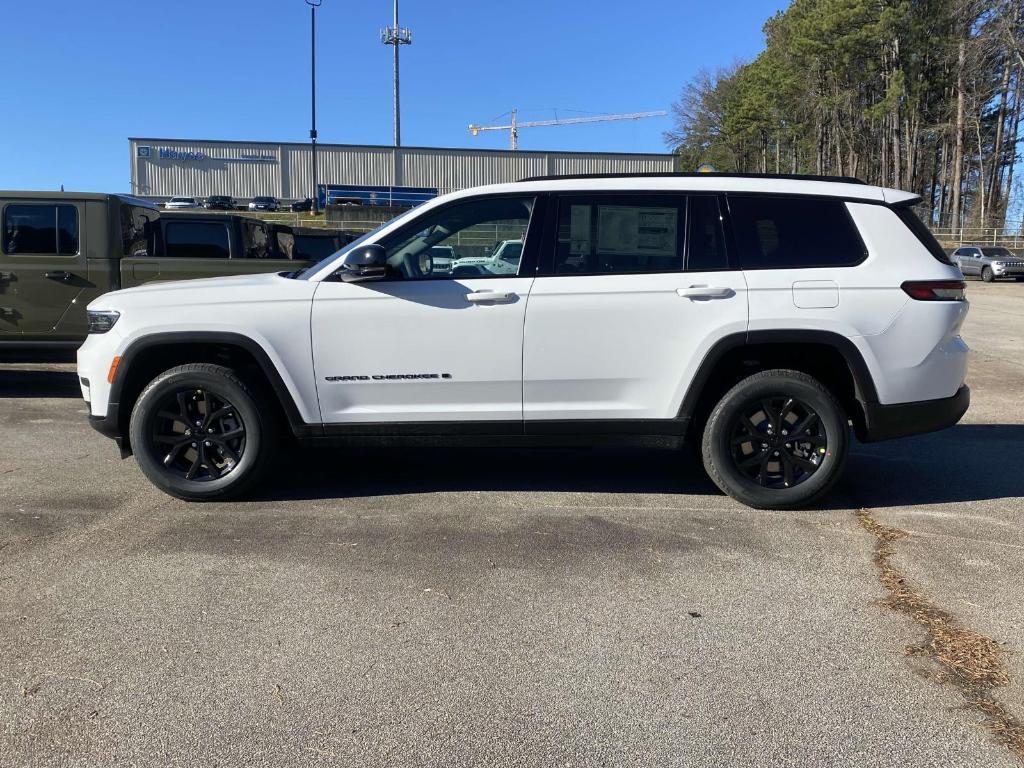 new 2025 Jeep Grand Cherokee L car, priced at $41,628