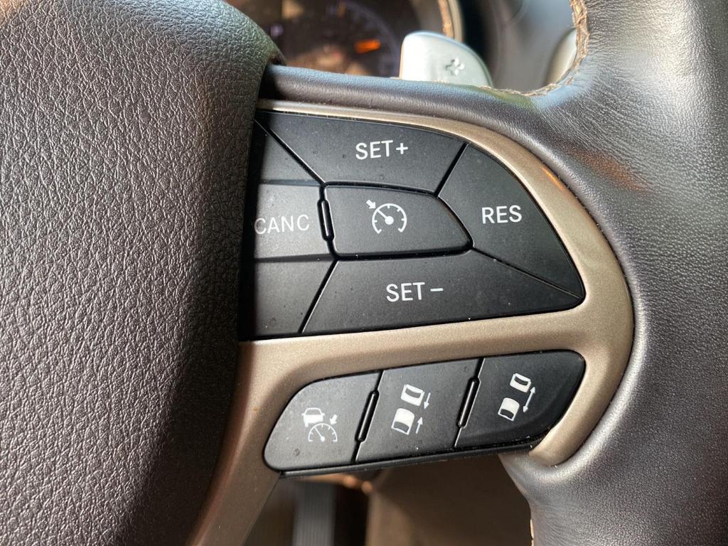 used 2014 Jeep Grand Cherokee car, priced at $16,484