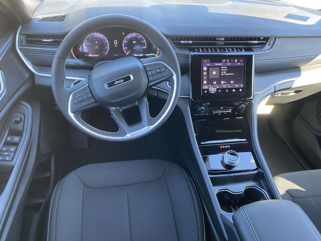 new 2025 Jeep Grand Cherokee car, priced at $34,268