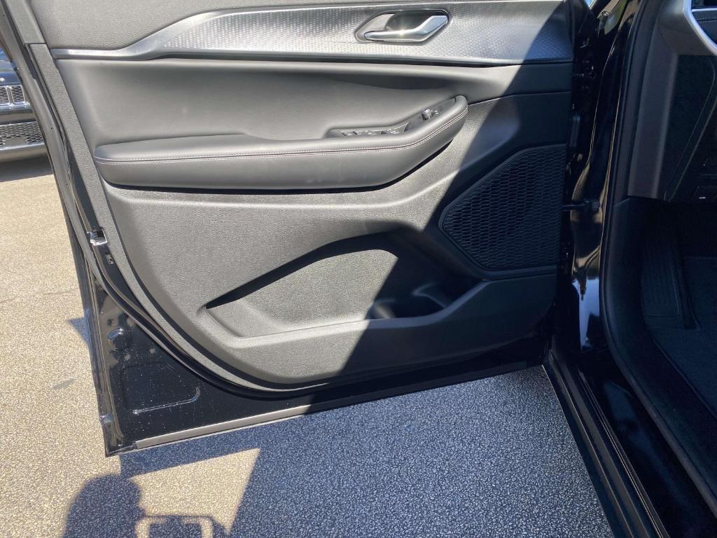 new 2025 Jeep Grand Cherokee car, priced at $34,268