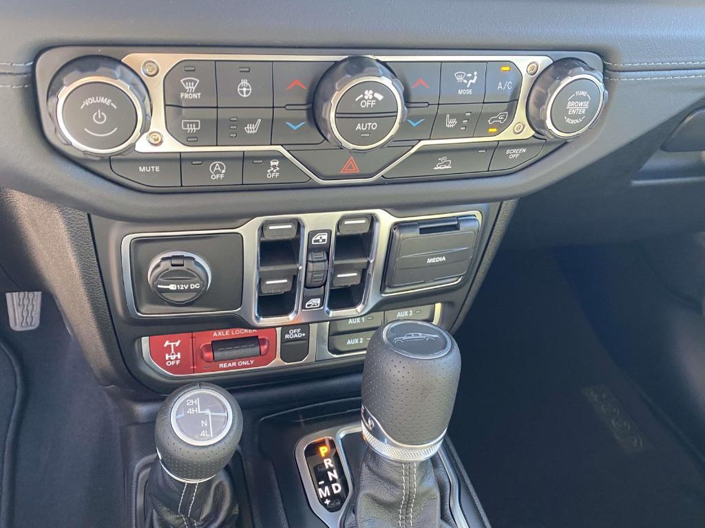 new 2025 Jeep Gladiator car, priced at $55,458