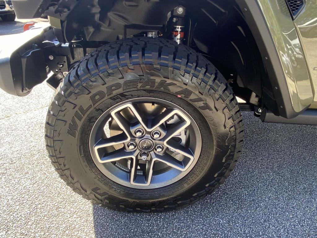 new 2025 Jeep Gladiator car, priced at $55,458
