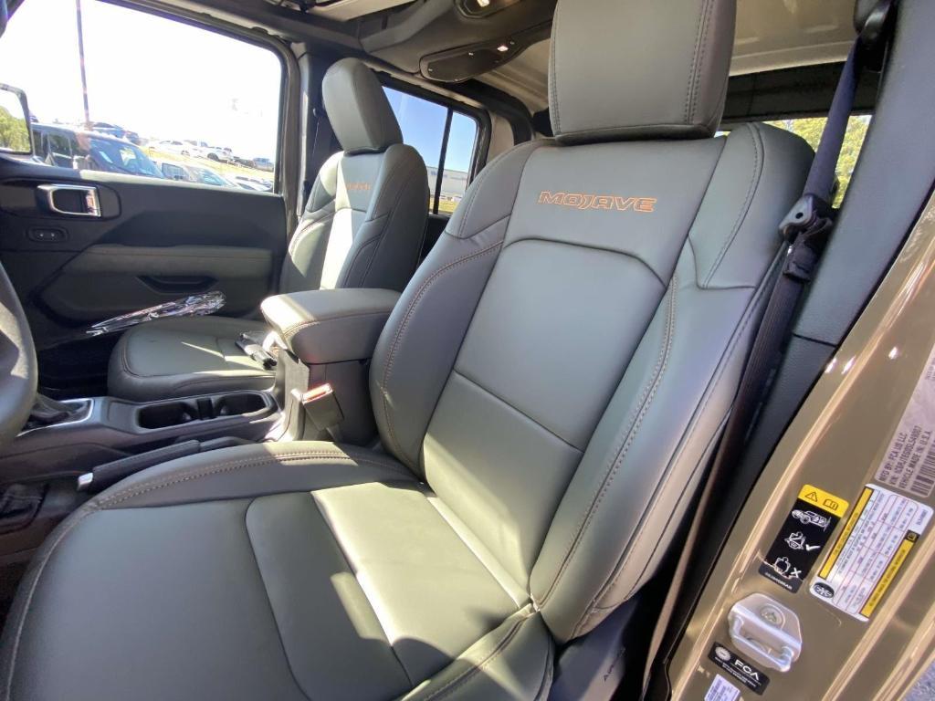 new 2025 Jeep Gladiator car, priced at $50,708