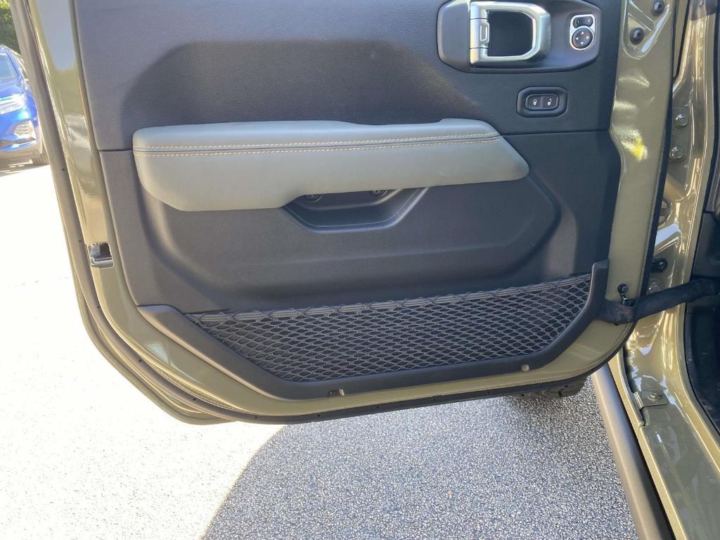 new 2025 Jeep Gladiator car, priced at $50,708