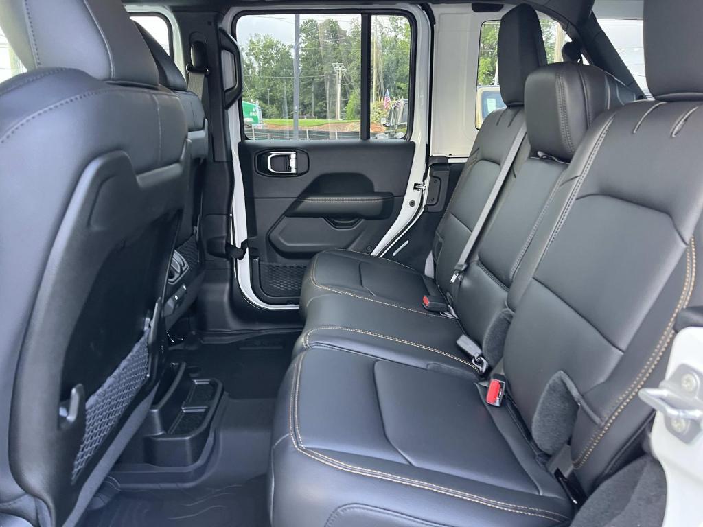new 2025 Jeep Wrangler car, priced at $50,897