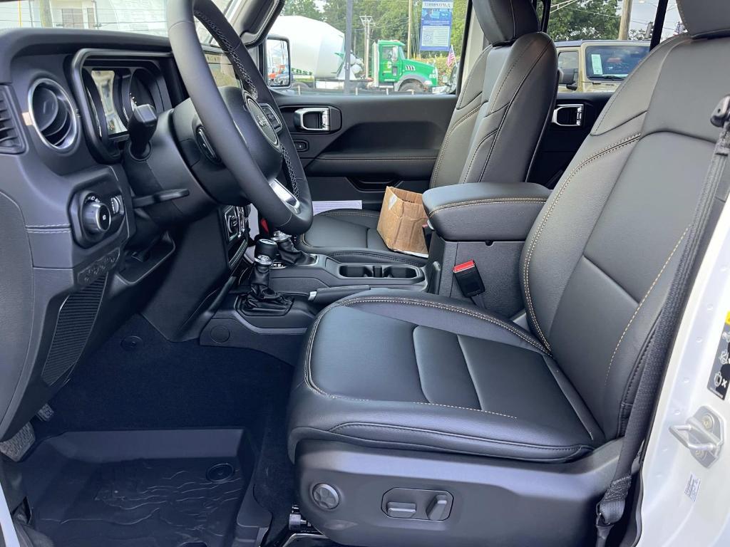 new 2025 Jeep Wrangler car, priced at $50,897