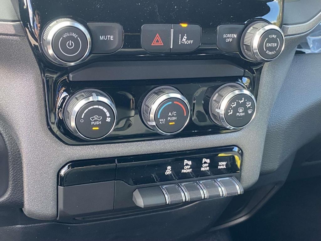 new 2025 Ram 1500 car, priced at $42,966