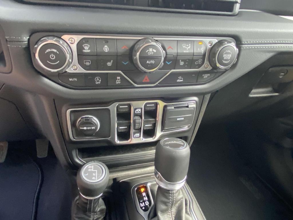 new 2025 Jeep Gladiator car, priced at $44,828