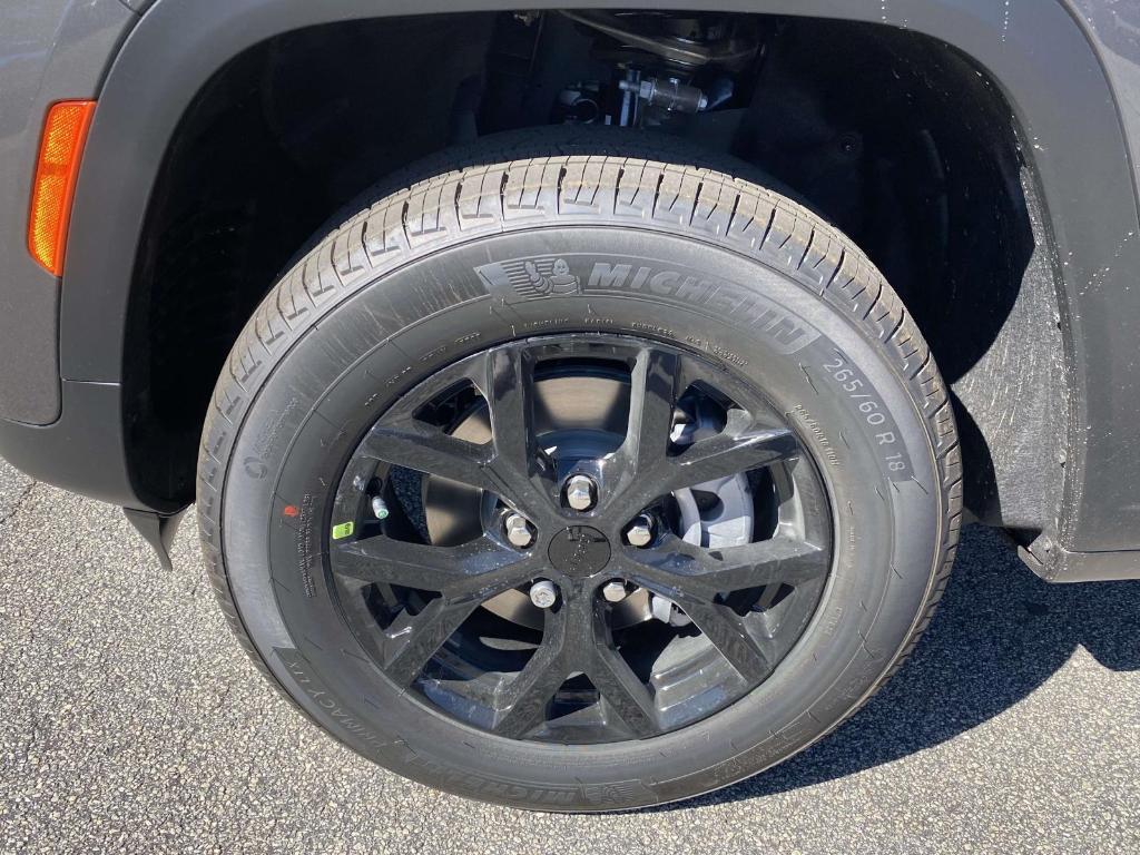 new 2025 Jeep Grand Cherokee car, priced at $38,623