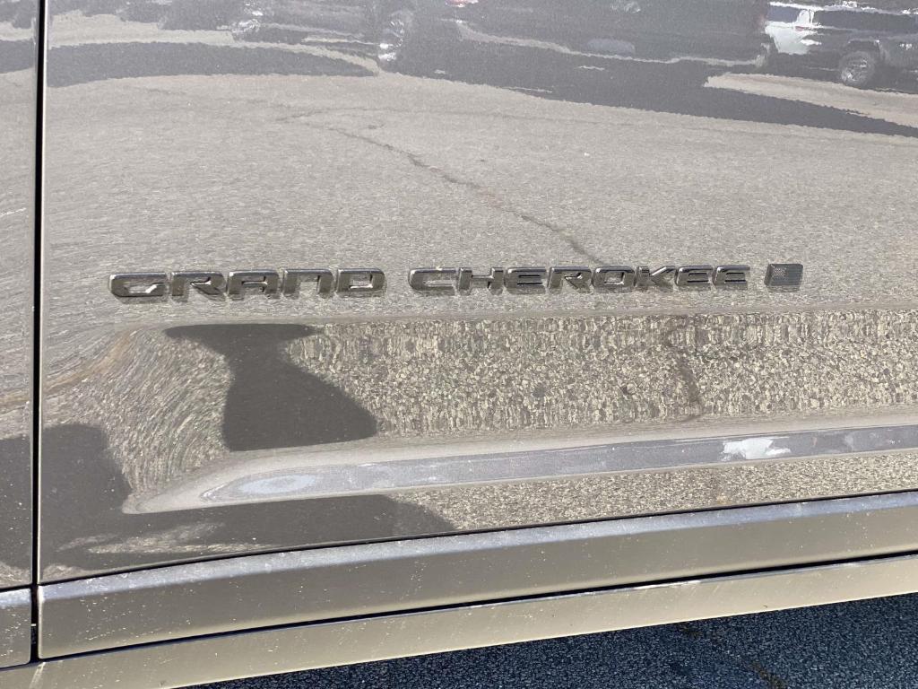 new 2025 Jeep Grand Cherokee car, priced at $38,623