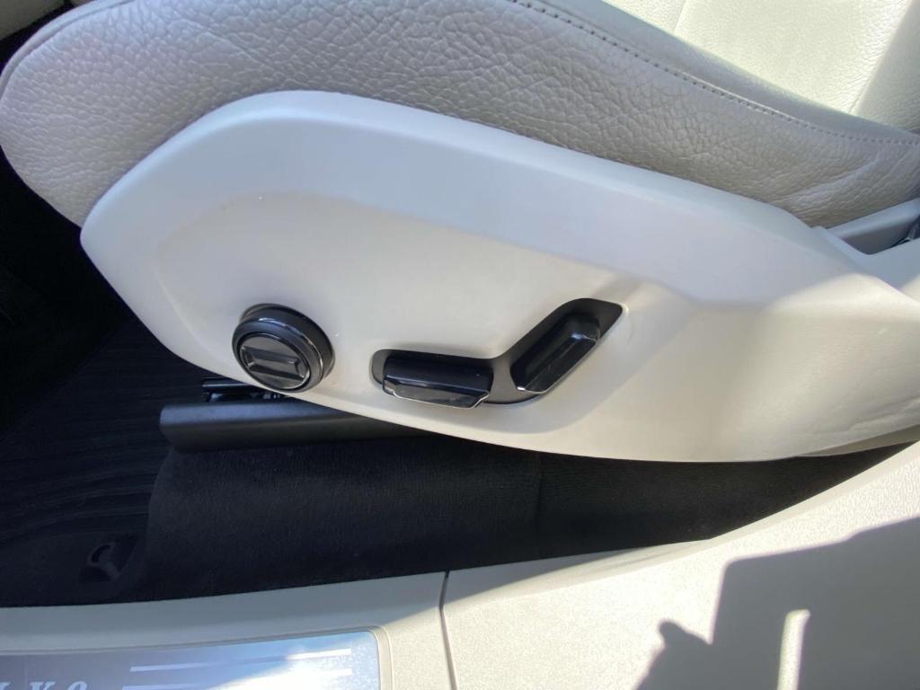 used 2022 Volvo XC90 car, priced at $29,999