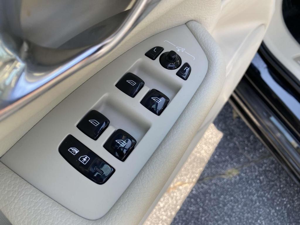 used 2022 Volvo XC90 car, priced at $29,999