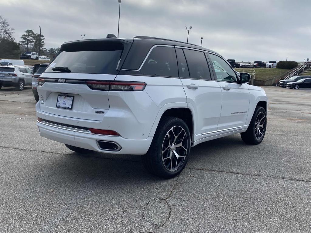 new 2025 Jeep Grand Cherokee car, priced at $60,528