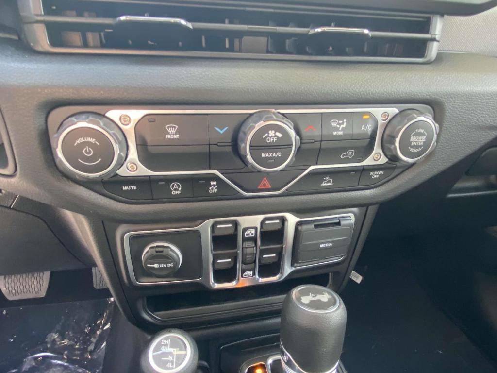 new 2025 Jeep Wrangler car, priced at $39,343