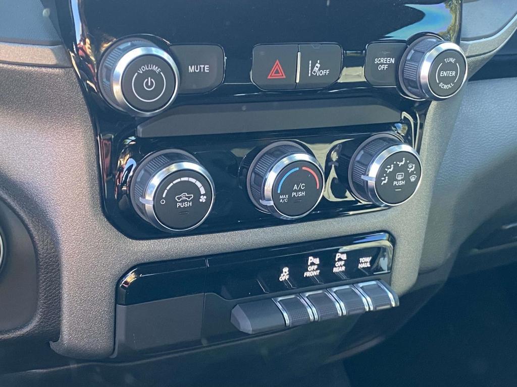 new 2025 Ram 1500 car, priced at $43,793