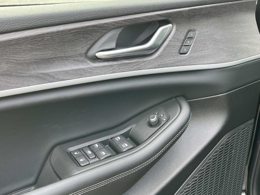 new 2025 Jeep Grand Cherokee L car, priced at $44,003
