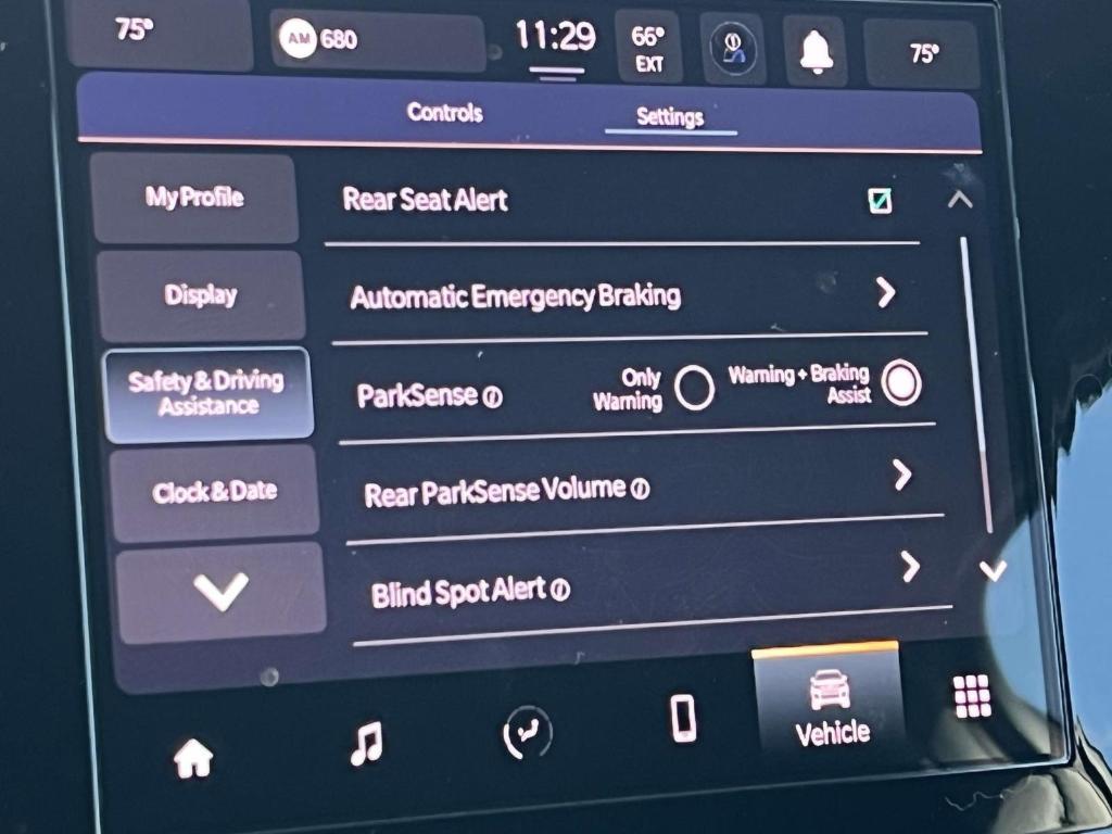 new 2025 Jeep Grand Cherokee car, priced at $39,638