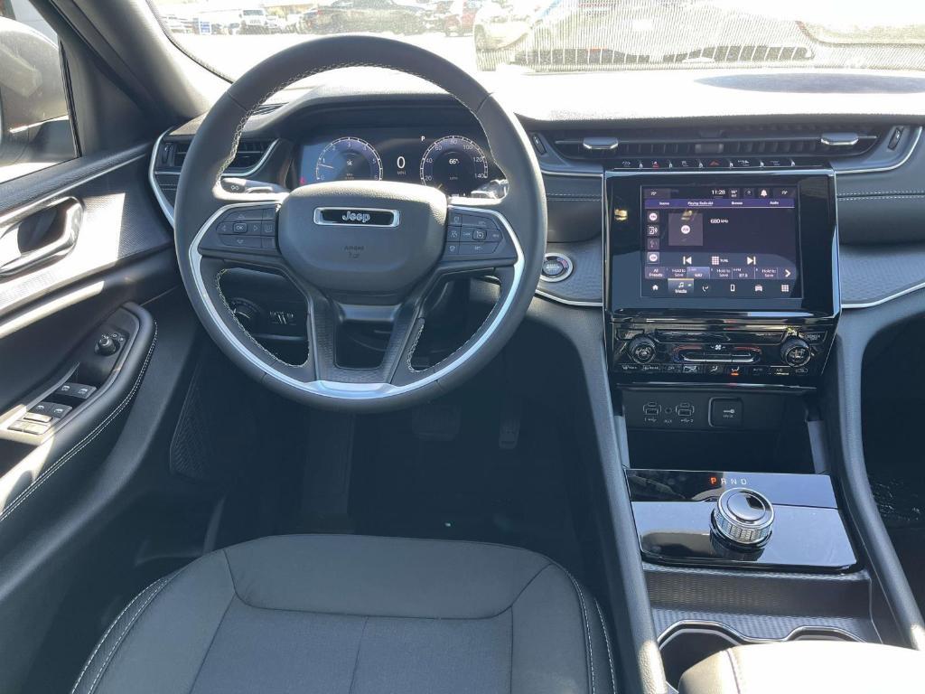 new 2025 Jeep Grand Cherokee car, priced at $39,638