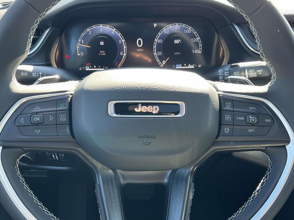 new 2025 Jeep Grand Cherokee car, priced at $39,638