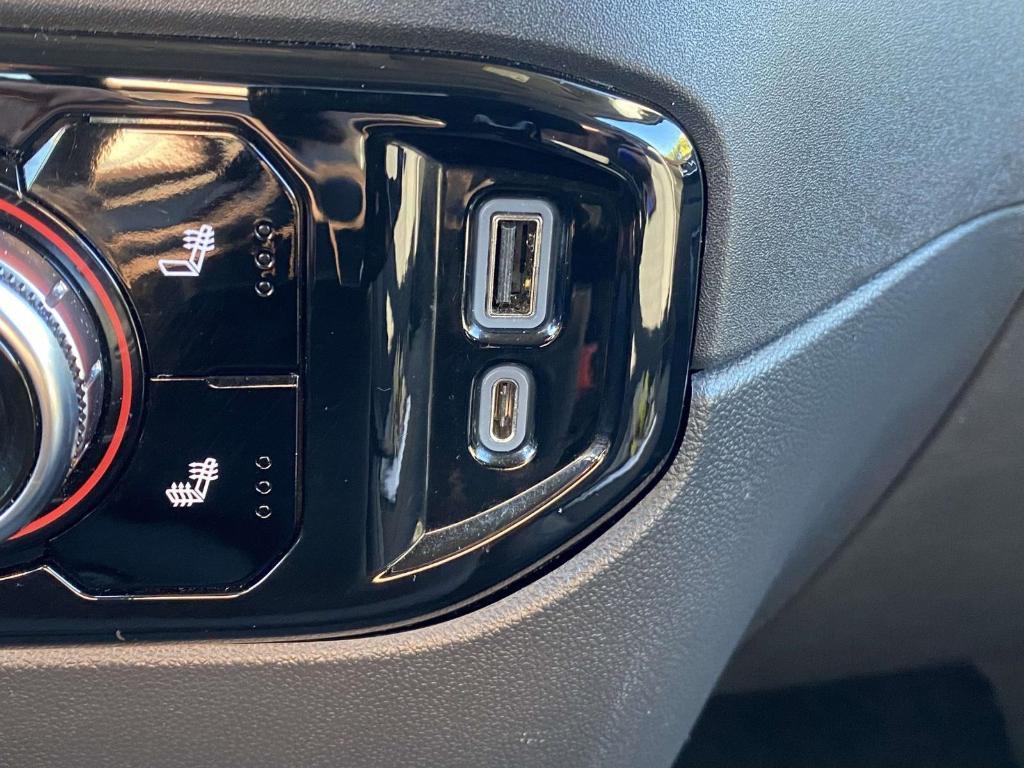 used 2022 GMC Sierra 1500 car, priced at $38,817