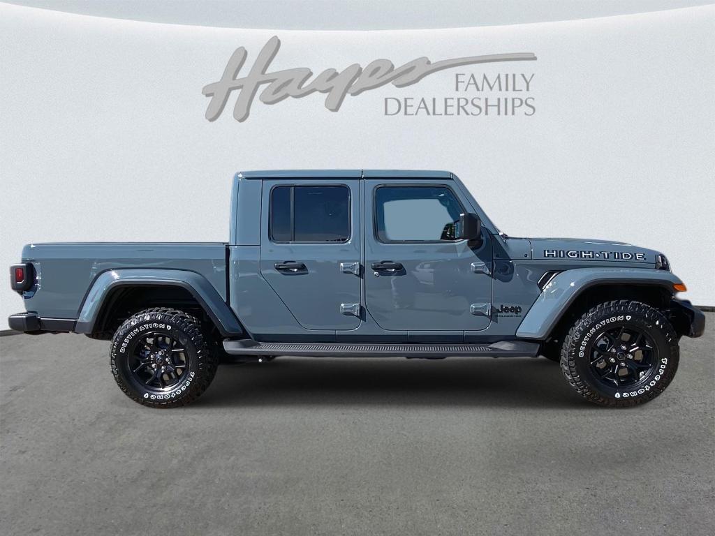 new 2025 Jeep Gladiator car, priced at $46,487