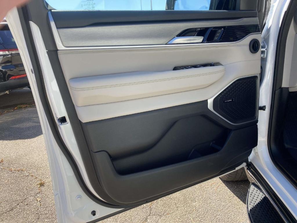 new 2025 Jeep Wagoneer car, priced at $63,933