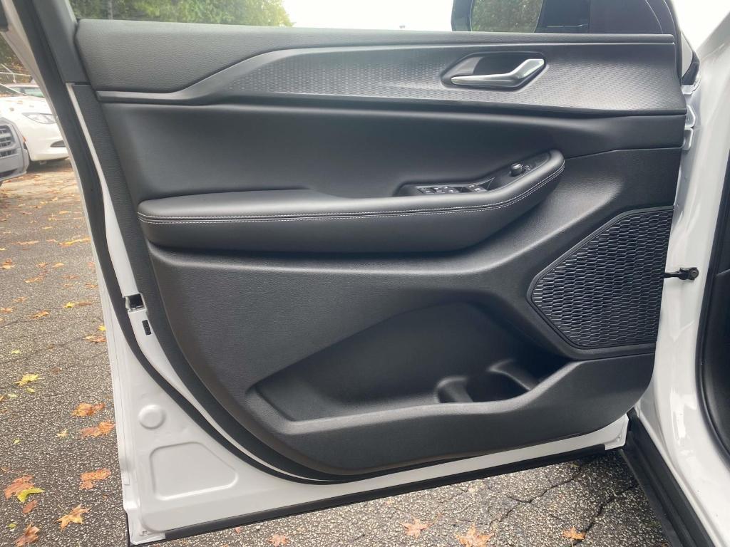 new 2025 Jeep Grand Cherokee L car, priced at $43,556