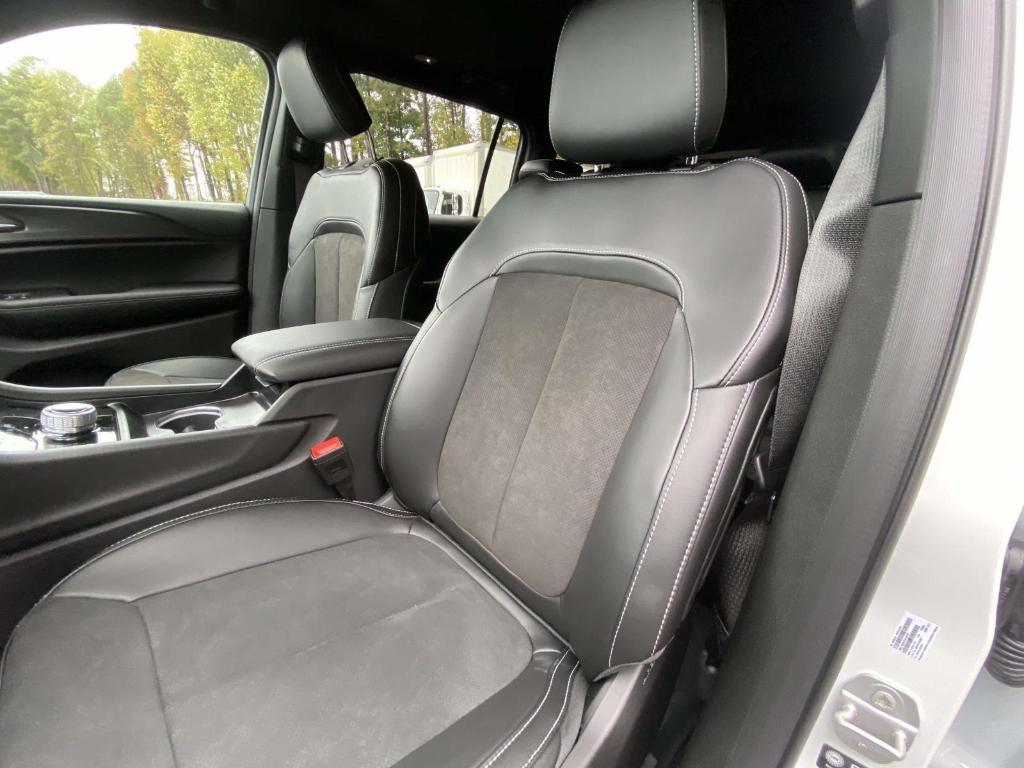 new 2025 Jeep Grand Cherokee L car, priced at $43,556