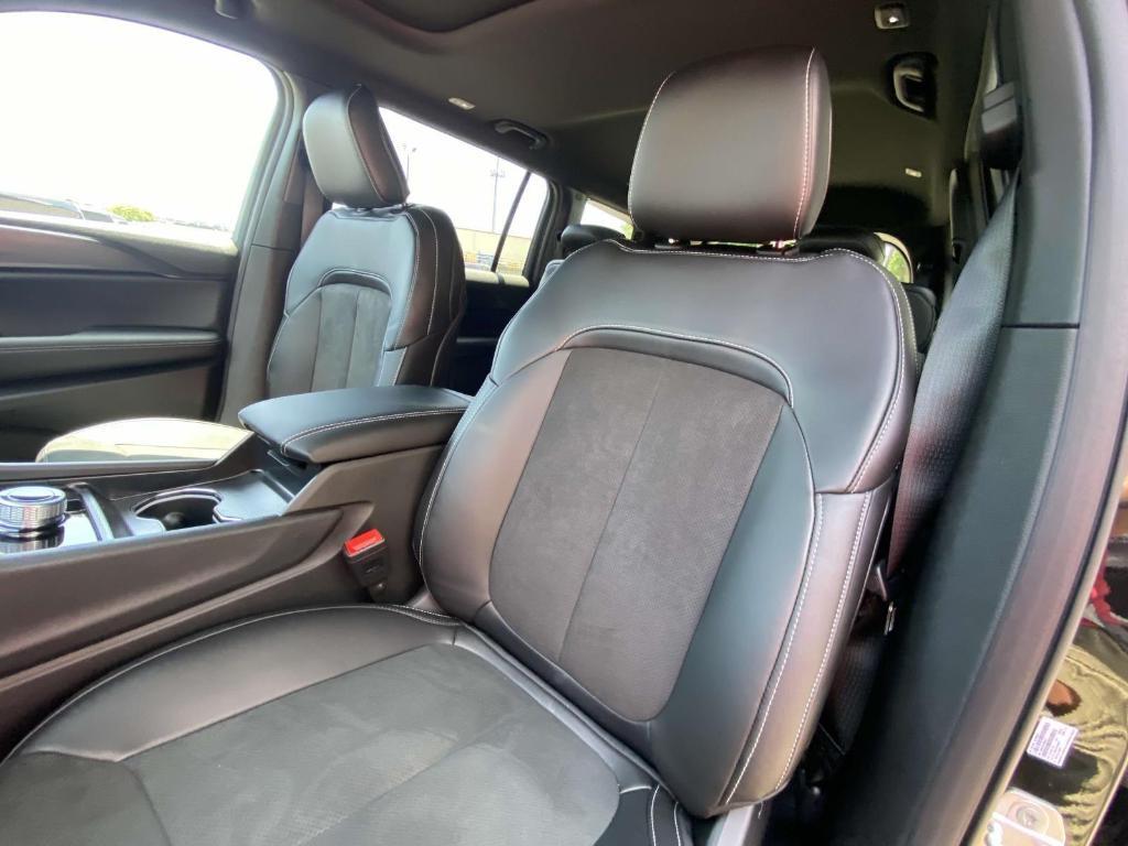 new 2025 Jeep Grand Cherokee L car, priced at $45,618