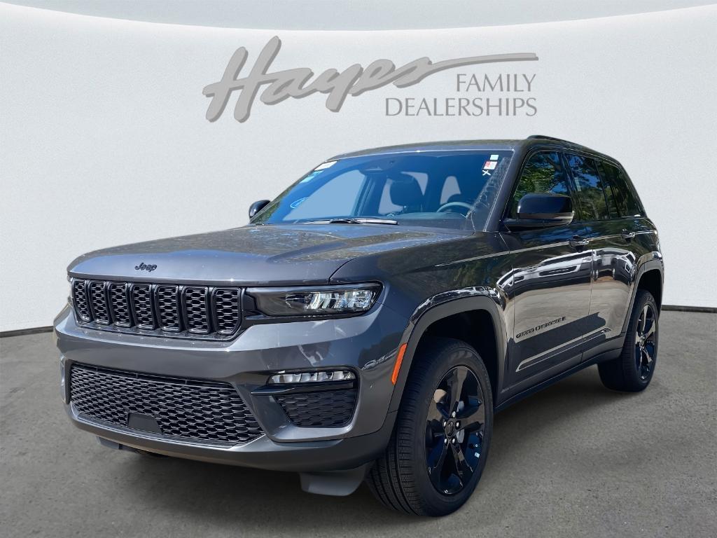 new 2025 Jeep Grand Cherokee car, priced at $45,704