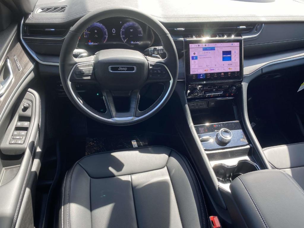 new 2025 Jeep Grand Cherokee car, priced at $45,704