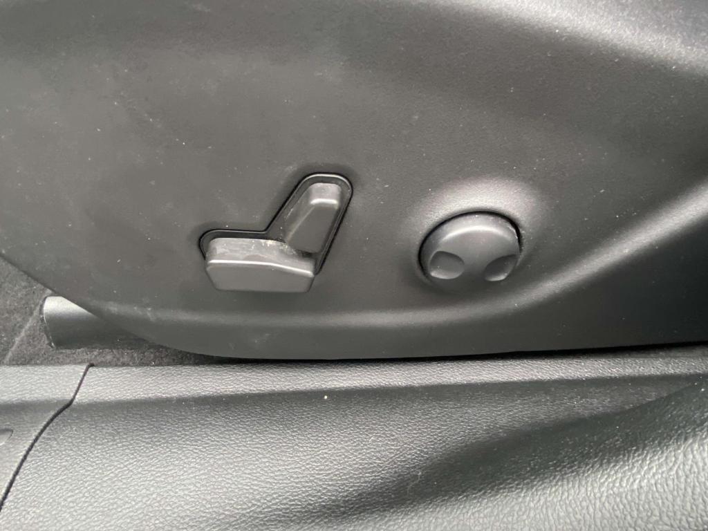 used 2022 Jeep Cherokee car, priced at $23,999
