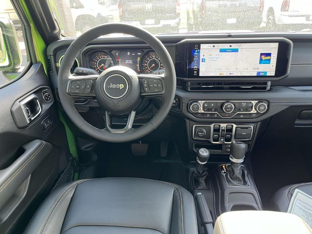 new 2025 Jeep Gladiator car, priced at $43,278