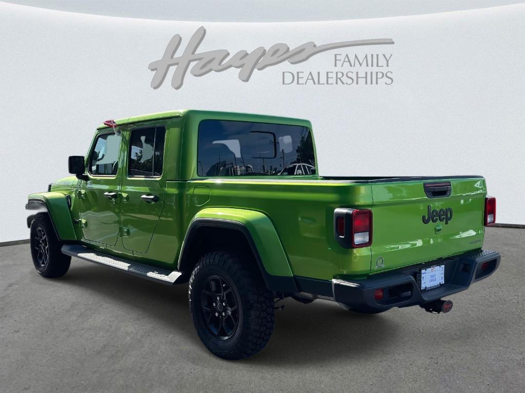 new 2025 Jeep Gladiator car, priced at $43,278
