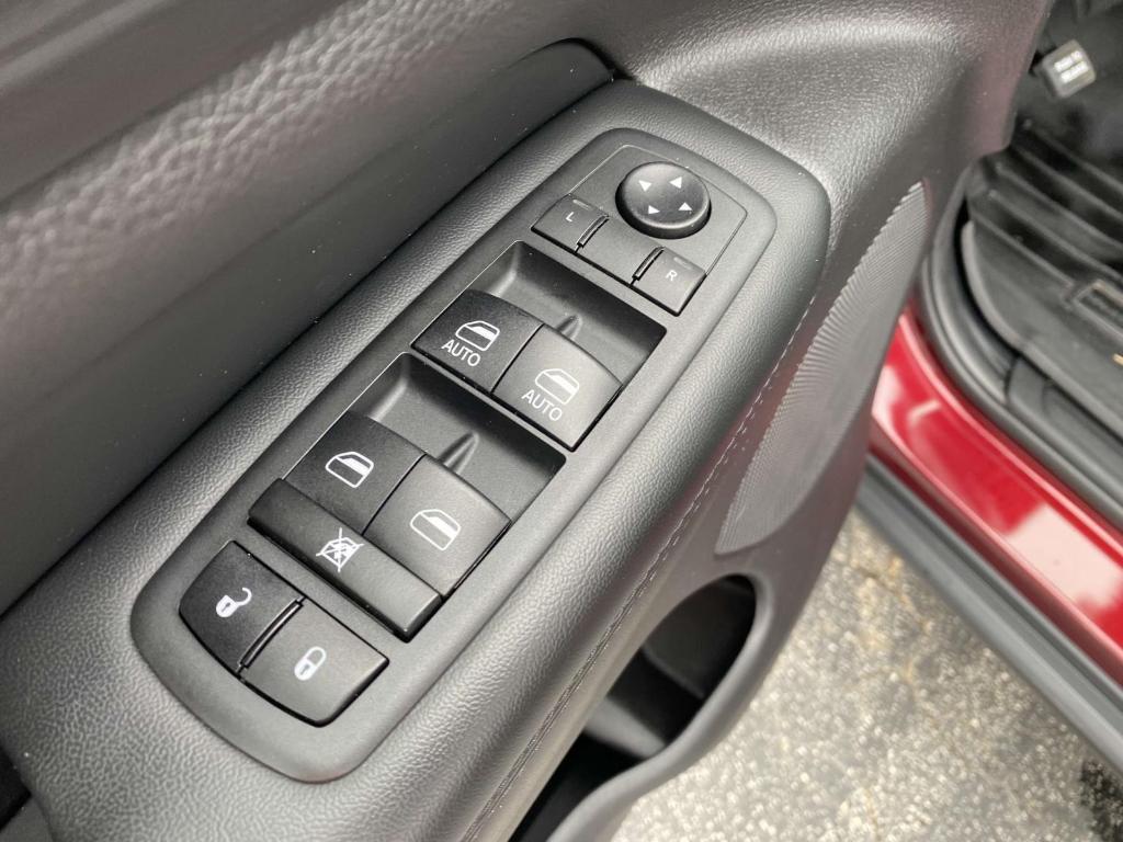 used 2020 Jeep Grand Cherokee car, priced at $18,999