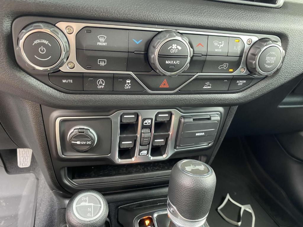 new 2025 Jeep Wrangler car, priced at $43,897