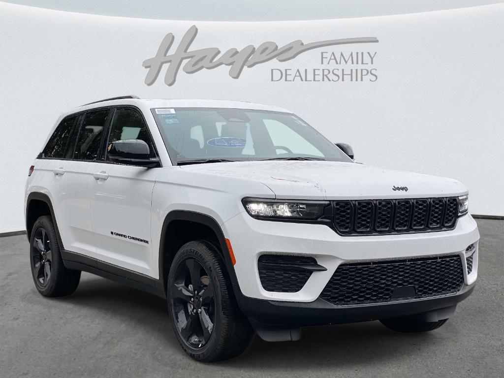 new 2025 Jeep Grand Cherokee car, priced at $39,673