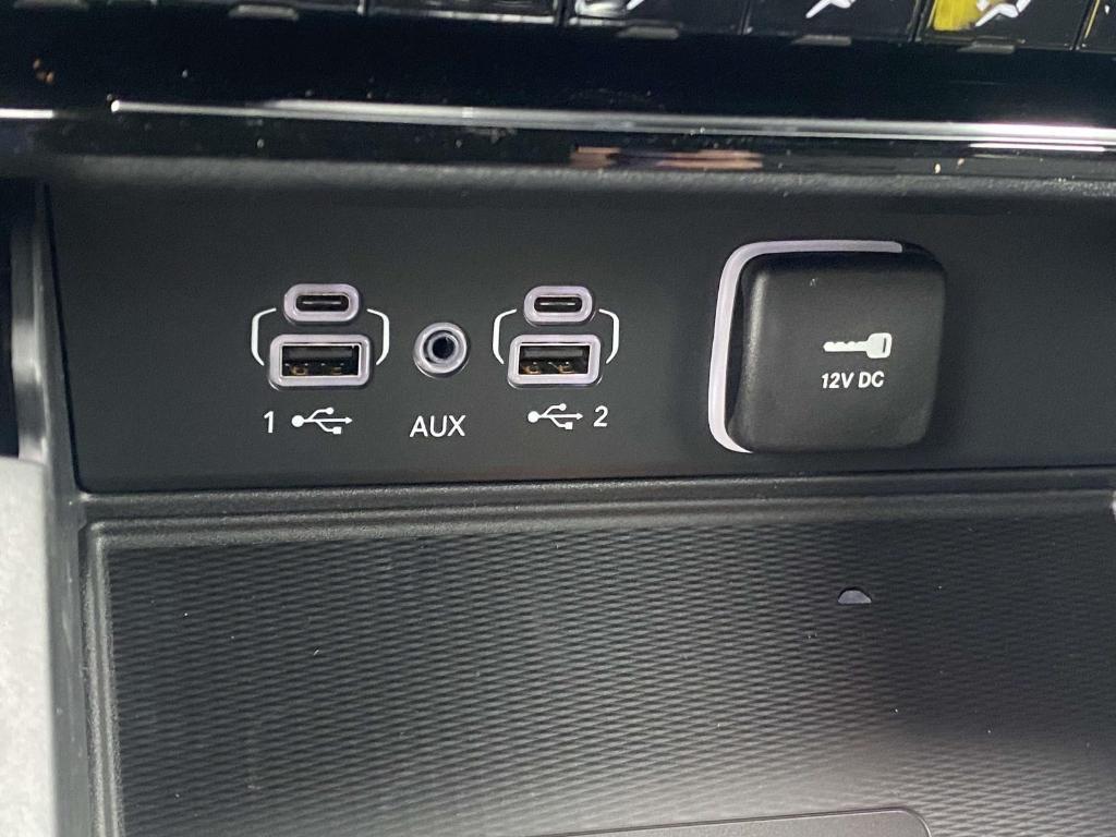 new 2025 Jeep Grand Cherokee car, priced at $43,076