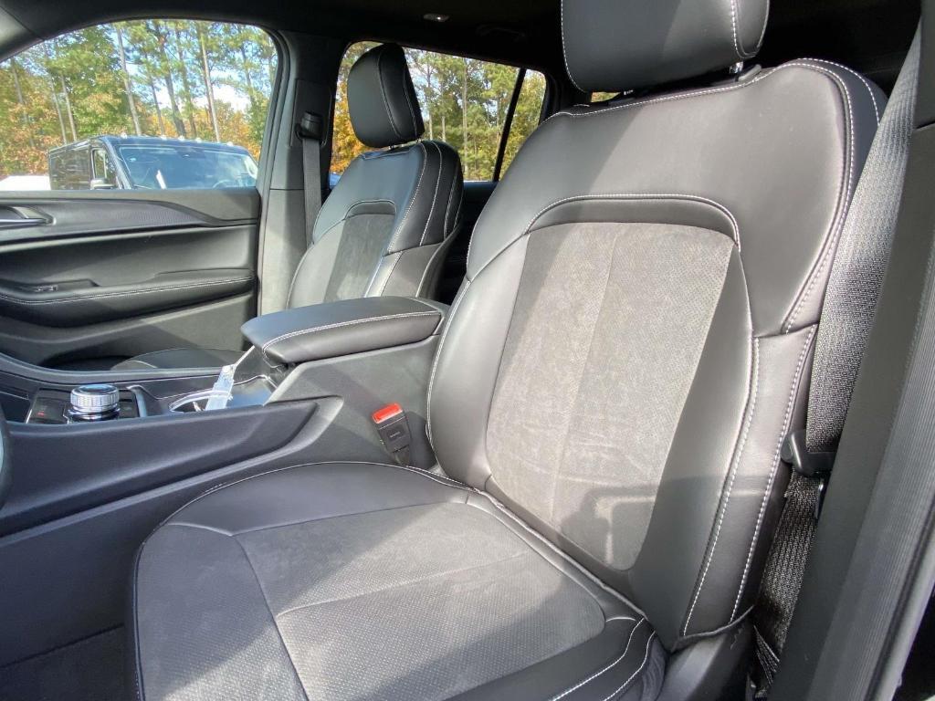 new 2025 Jeep Grand Cherokee L car, priced at $44,092