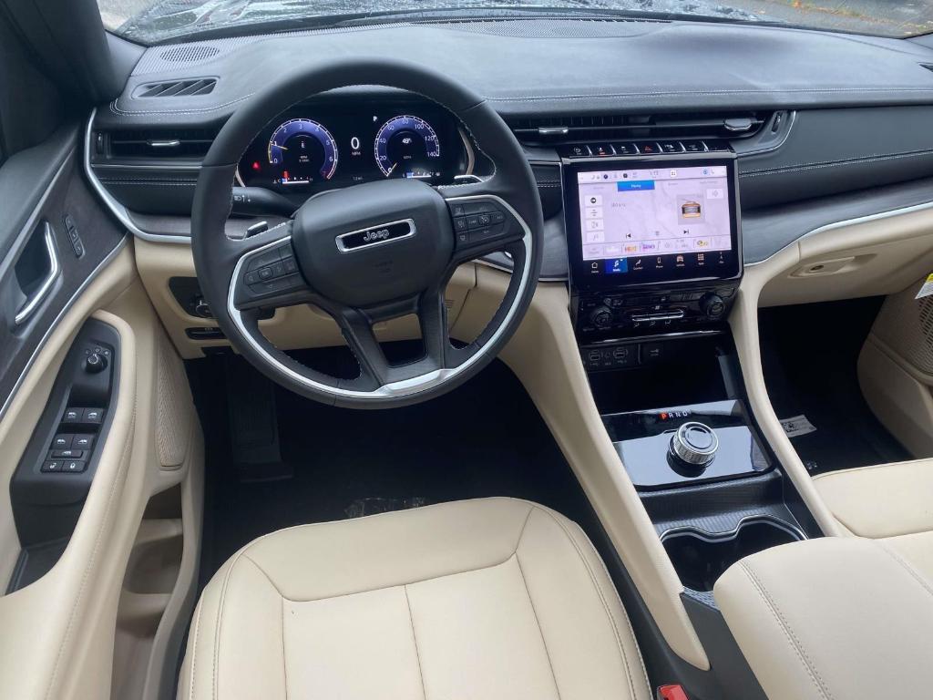 new 2025 Jeep Grand Cherokee car, priced at $41,291